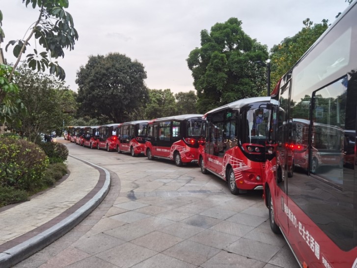 10 Units Golden Dragon ASTAR Mini-buses Serve at Digital China Construction Summit